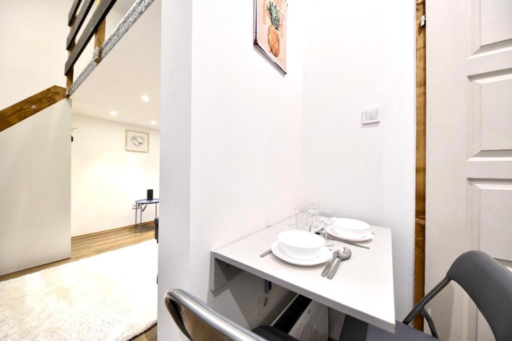 Cute Gallery Apartment Close To The Basilica, Queen Budapest Exterior photo